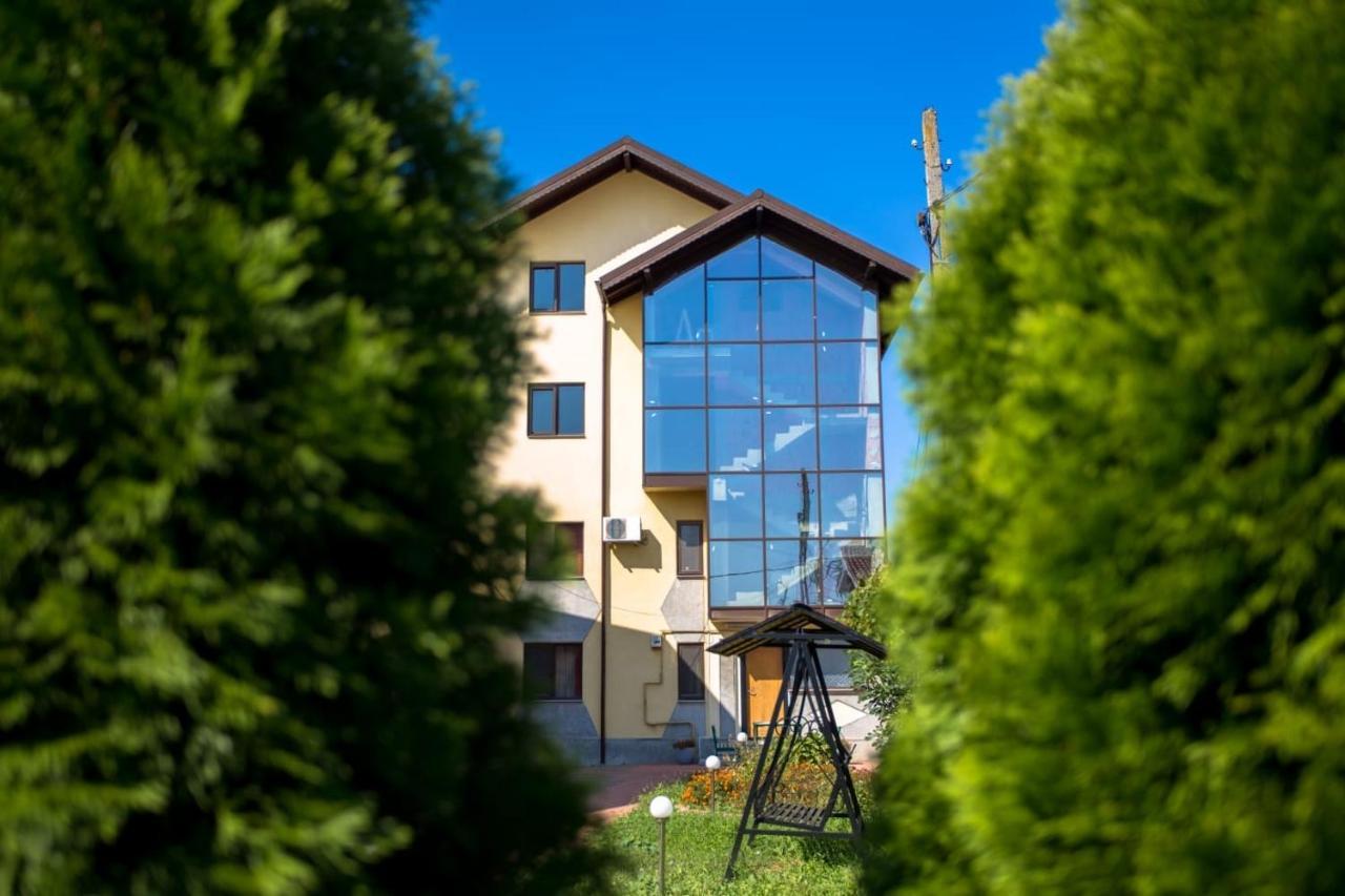 Casa Topazz Târgu Jiu Esterno foto