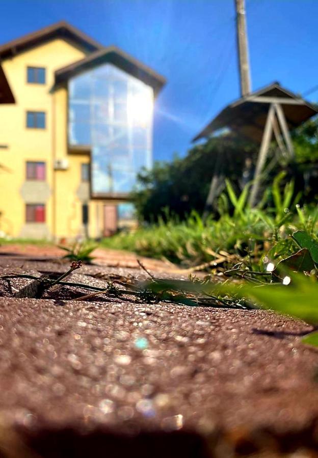 Casa Topazz Târgu Jiu Esterno foto