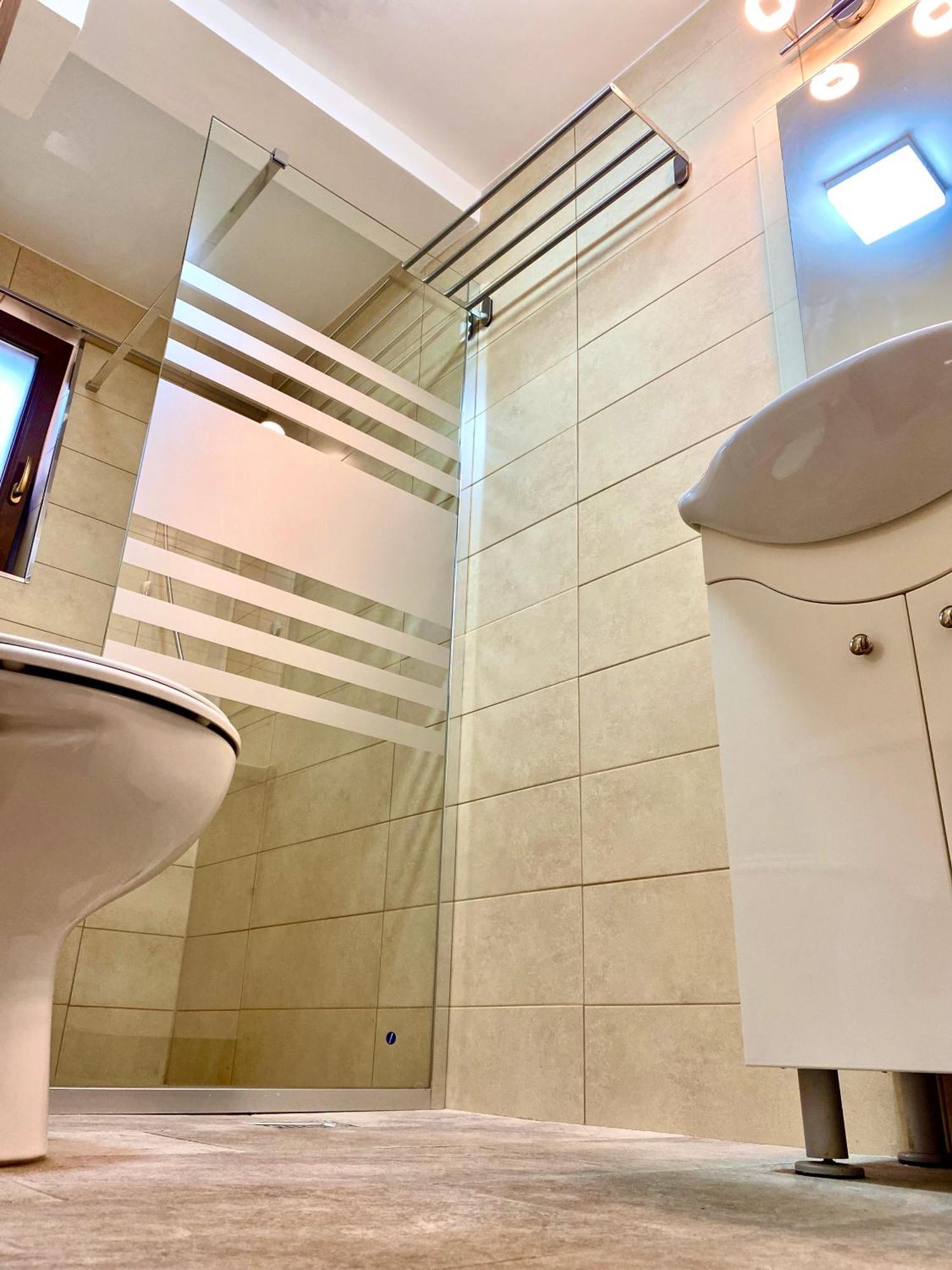Casa Topazz Târgu Jiu Esterno foto